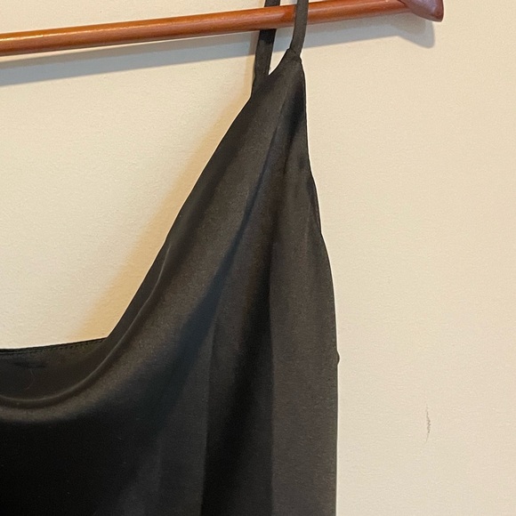 Dynamite satin dress - Picture 4 of 6